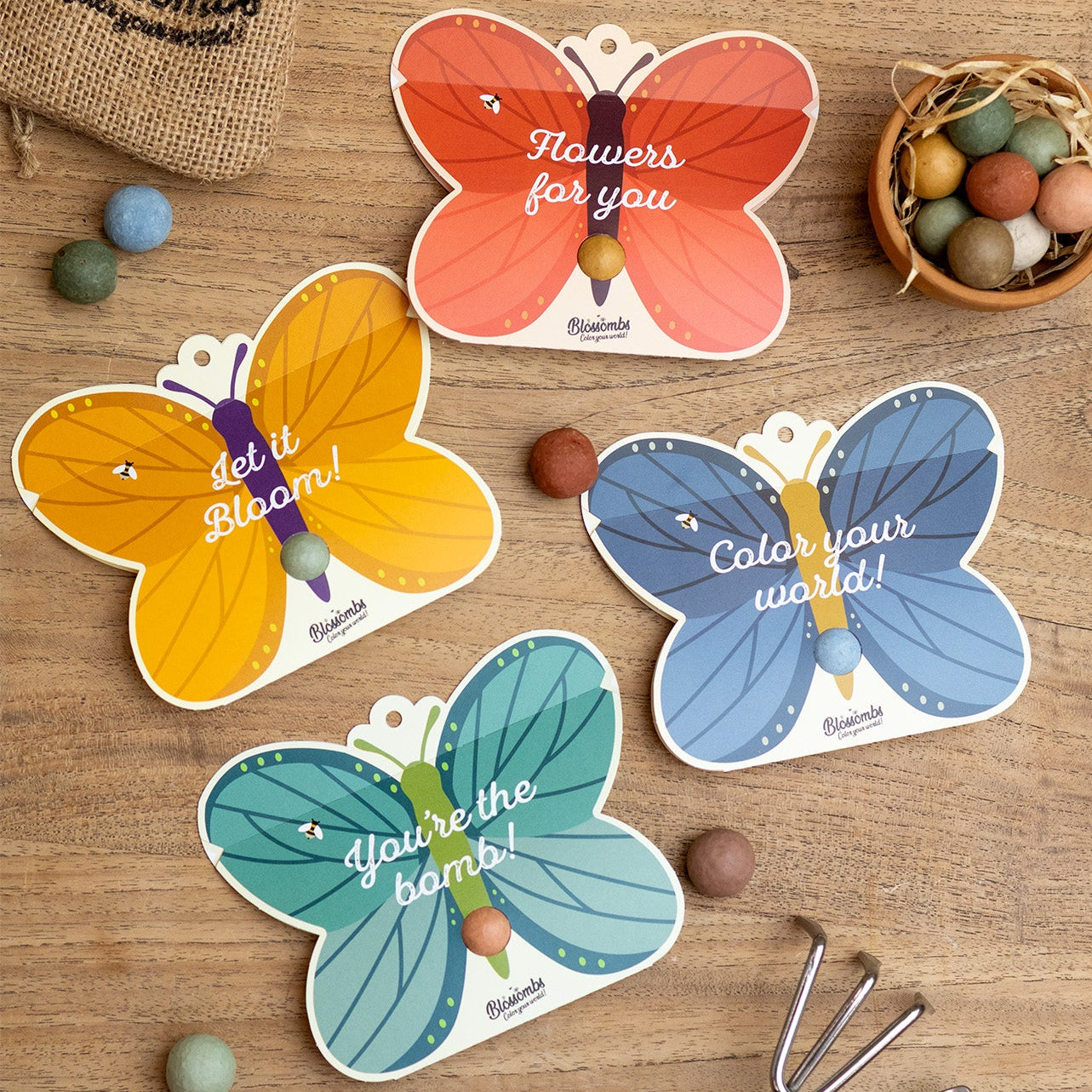 Set van 4 Vlinder Weggeefcadeautjes met small Blossombs zaadbommetjes