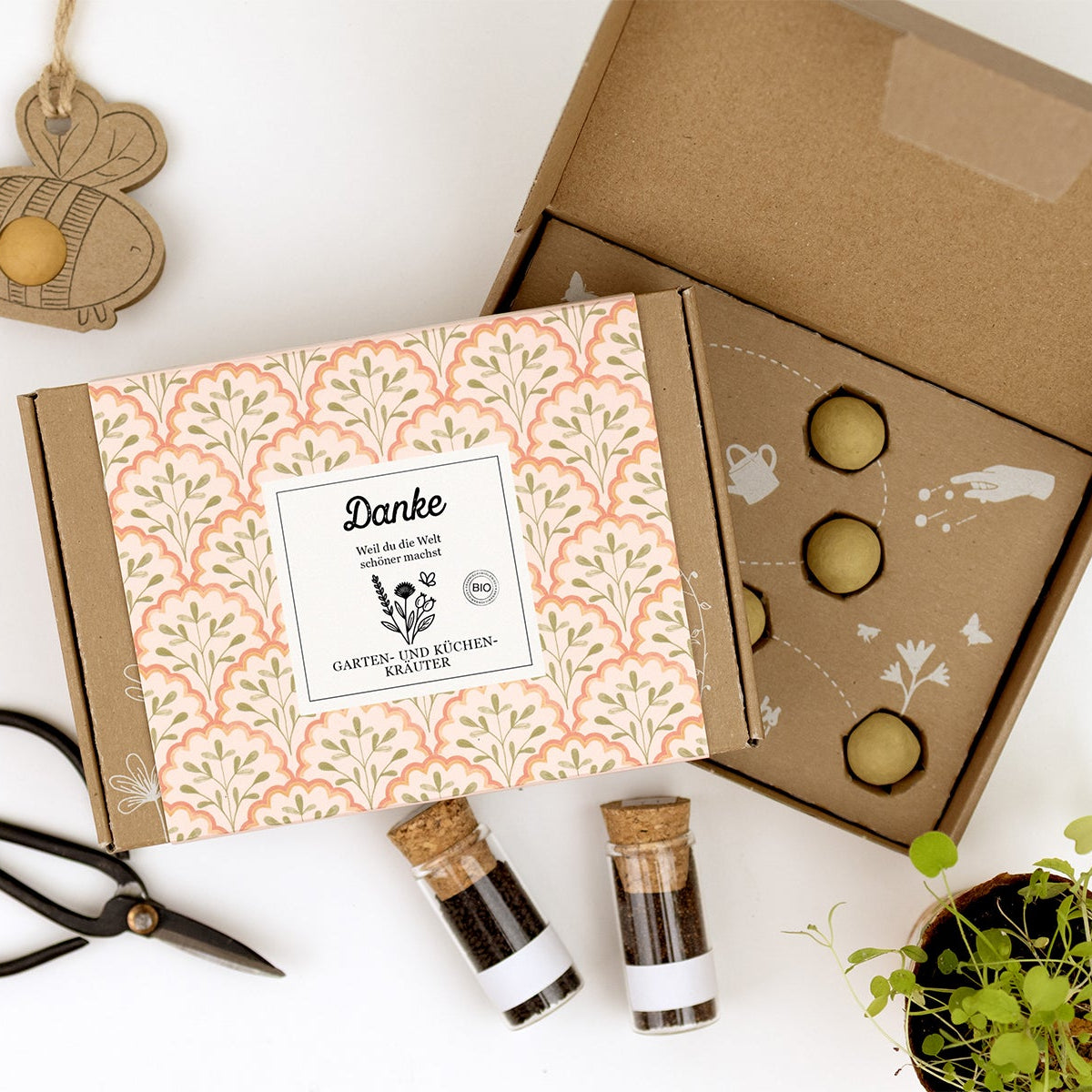 Geschenkbox Small „Danke“ mit 7 Saatbomben der Garten- und Küchenkräuter-Mischung